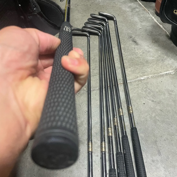 Wilson iron set 7 Pc Fat shaft in right Handed - Picture 9 of 11